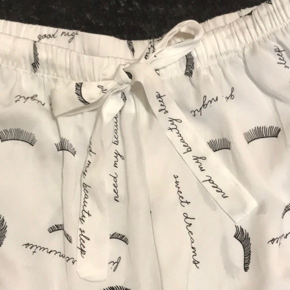 𝅺FOREVER 21 Size M Cute Satin Sleep Shorts - Picture 2 of 7